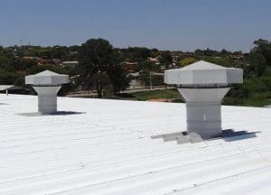 Insuflador de telhado Brasfaiber - detalhe construtivo em fibra de vidro