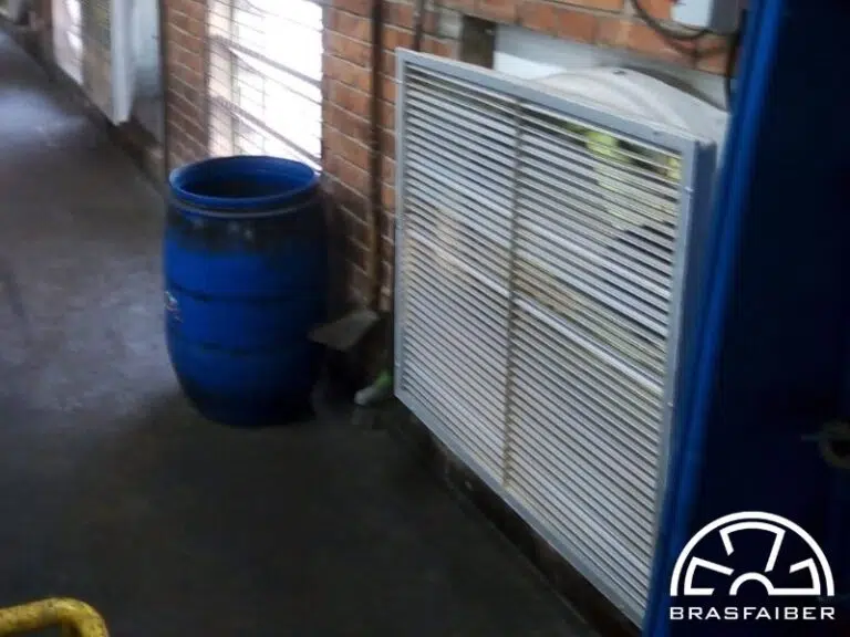 Exaustor de Parede Industrial com Curva e Placa - Vista Interna - Brasfaiber