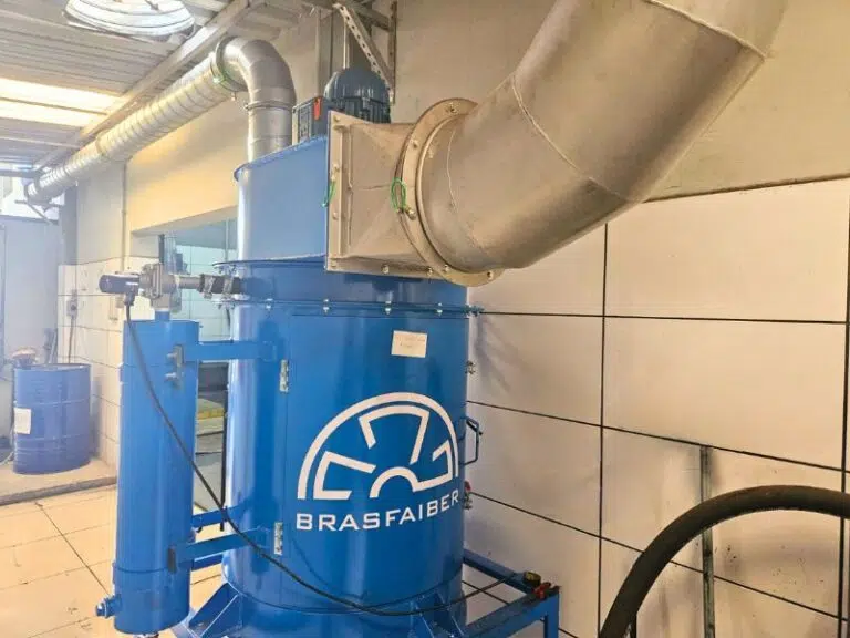 Coletor de Pó Industrial com Dutos de Exaustão para Indústria Química - Brasfaiber
