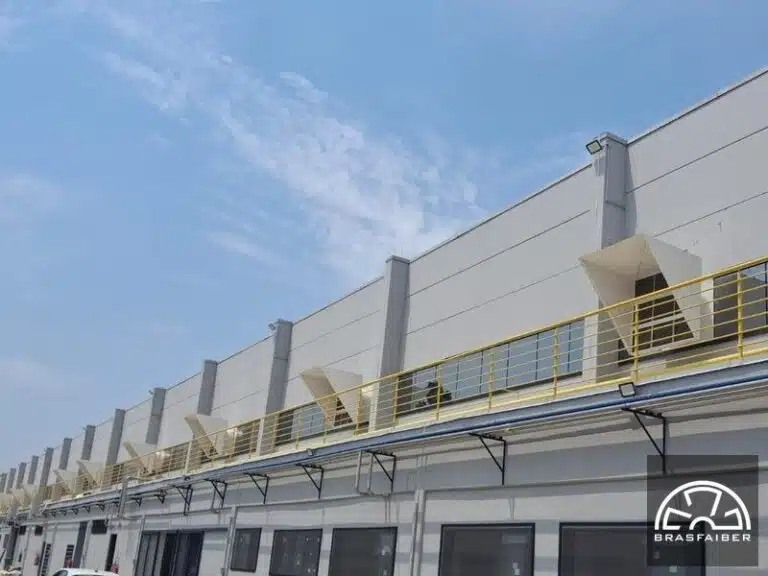 Ventiladores industriais com filtro na parede - Vista externa - Indústria Alimentícia - Brasfaiber