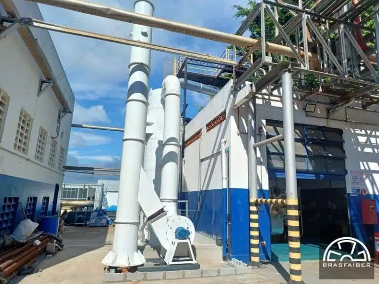 Lavador de gases industrial com torre de resfriamento e exaustor centrífugo