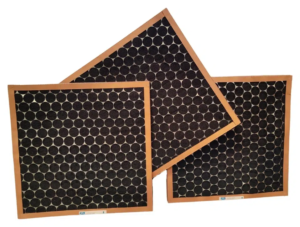Conjunto de três filtros de carvão ativado 500x500x20mm